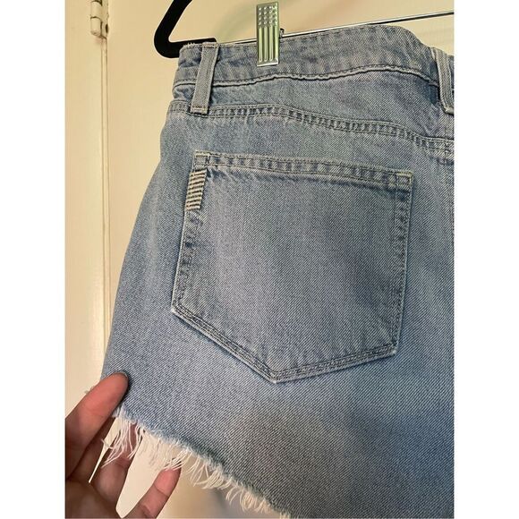 Paige Keira Mayan Piecing Embroidered Cutoff Denim shorts size 29 - Picture 8 of 12
